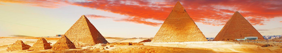 Величественные пирамиды на закате