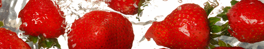 Скинали для кухни: Сочные ягодки клубники